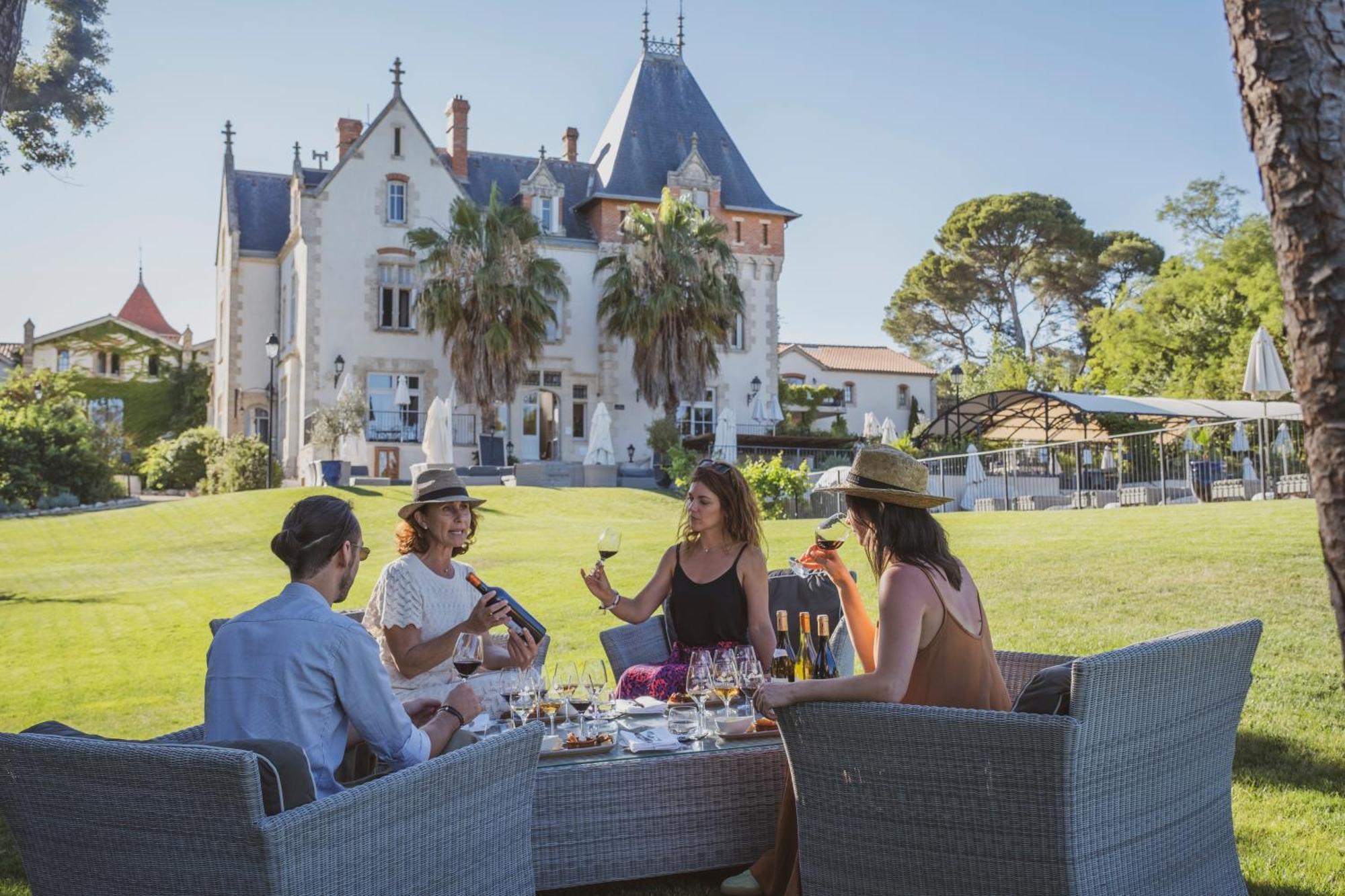 Chateau St Pierre De Serjac Puissalicon Buitenkant foto